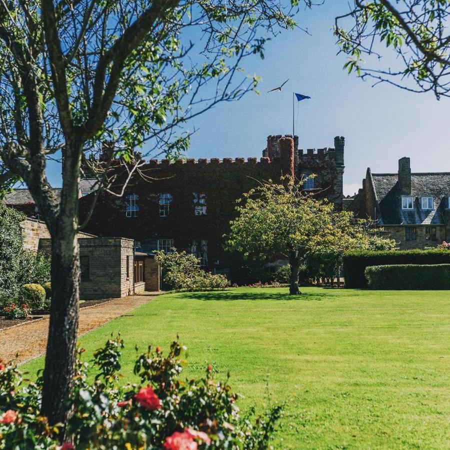 Hotel Sneaton Castle Whitby Exterior foto